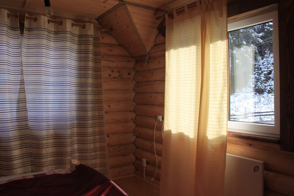 Sadyba Kazkove Dzherelo Verkhovyna Kamer foto