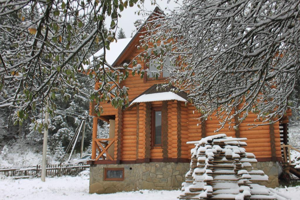 Sadyba Kazkove Dzherelo Verkhovyna Kamer foto